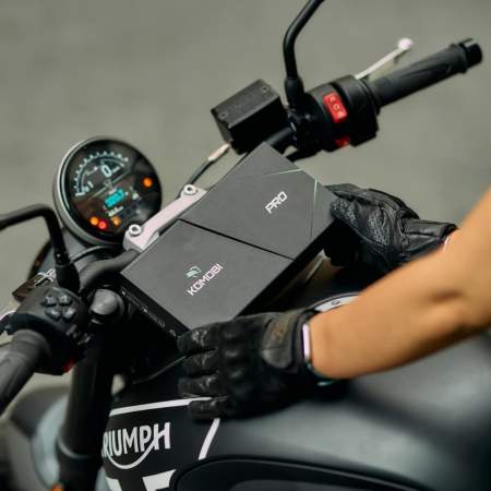 Probamos el Komobi: un localizador GPS preciso y práctico para tener  nuestra moto bien controlada, desde 127 euros